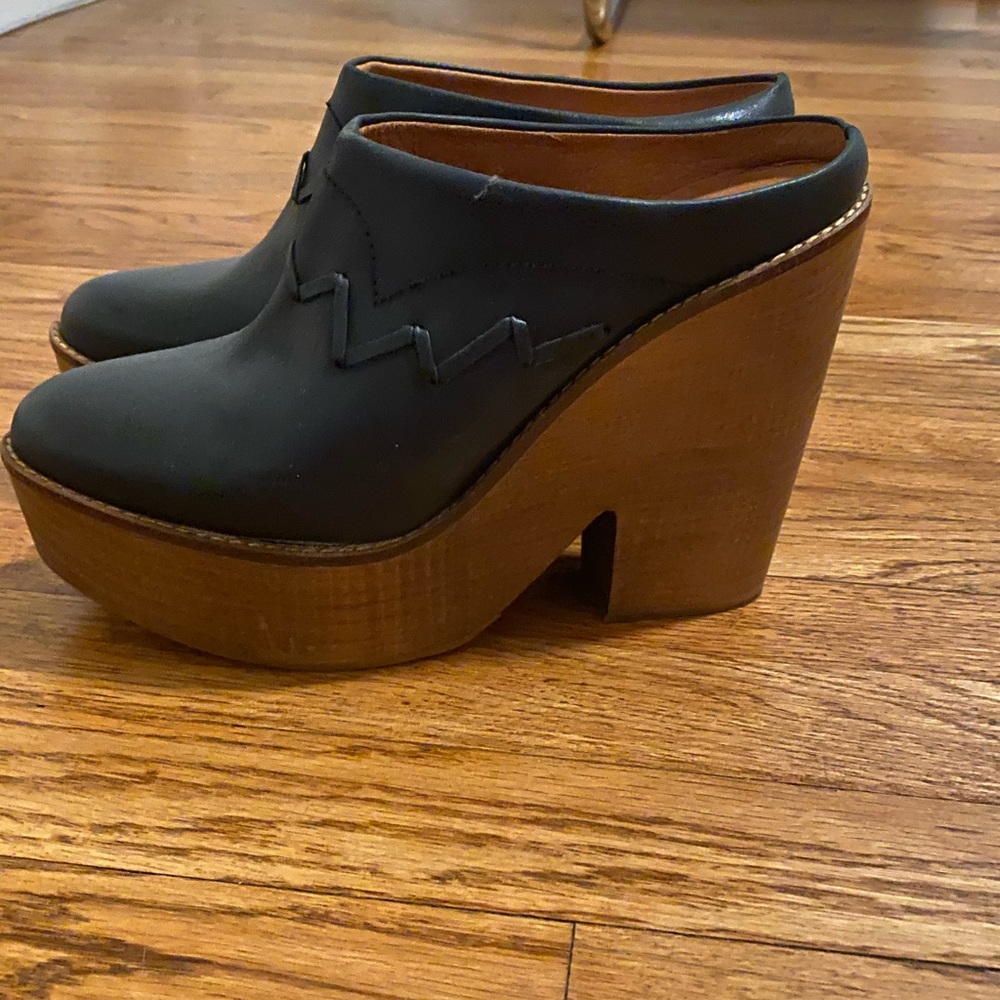 LIKE NEW Free People Wooden Clogs (sz 41)